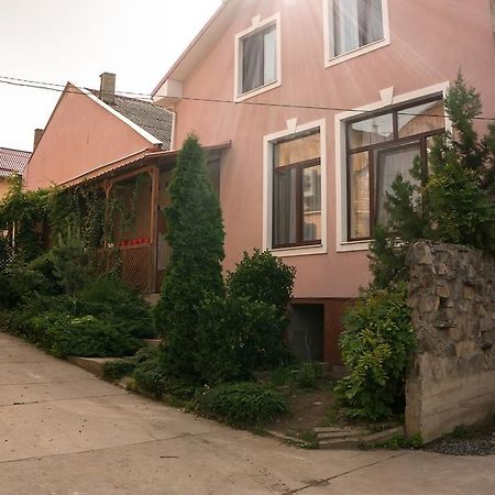Кімнати В Центрі Otel Ujgorod Dış mekan fotoğraf