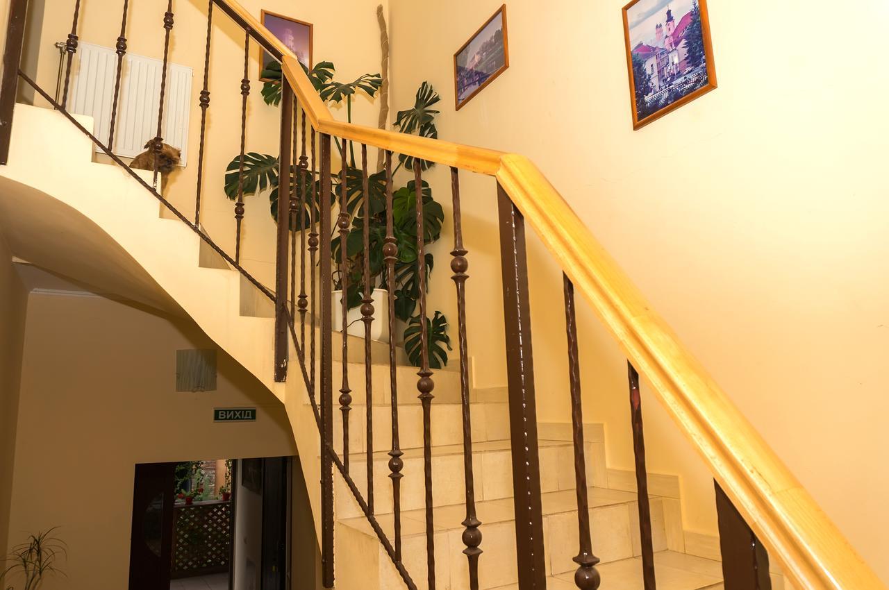 Кімнати В Центрі Otel Ujgorod Dış mekan fotoğraf