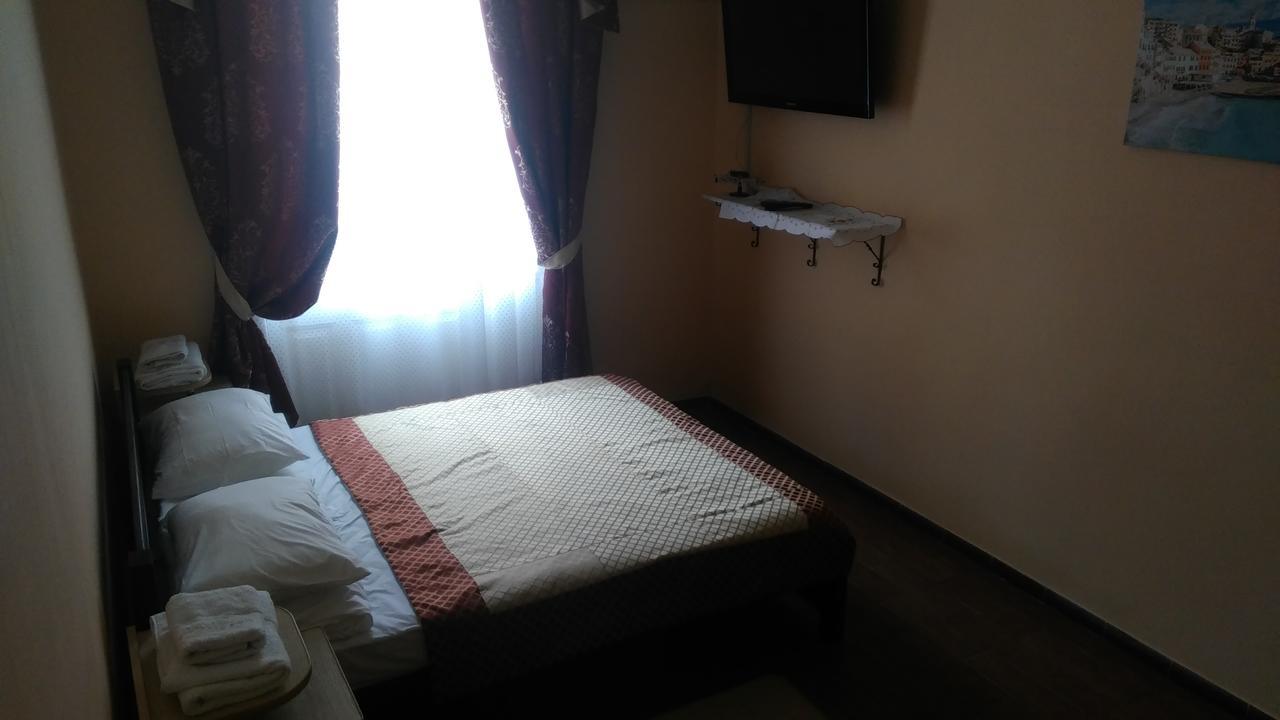 Кімнати В Центрі Otel Ujgorod Dış mekan fotoğraf