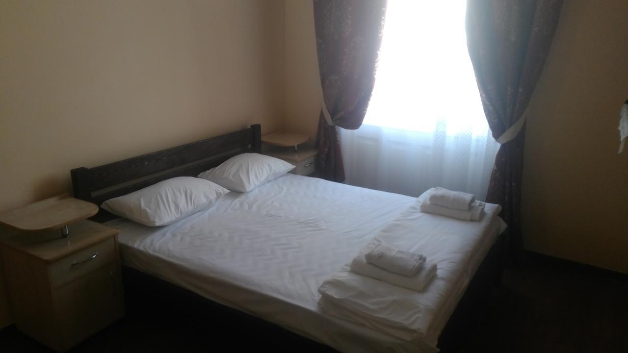 Кімнати В Центрі Otel Ujgorod Dış mekan fotoğraf