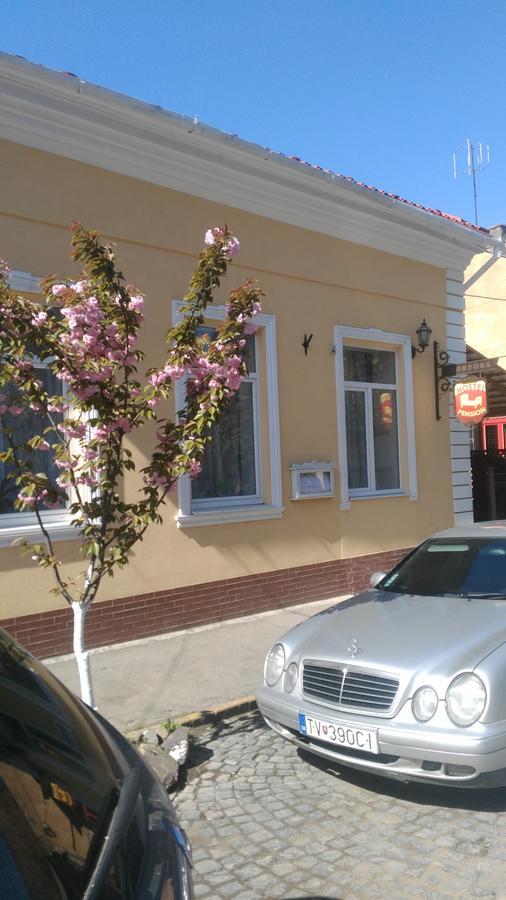 Кімнати В Центрі Otel Ujgorod Dış mekan fotoğraf